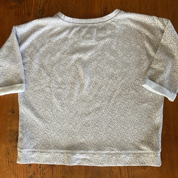 Anthropologie Lilka Sweatshirt, Textured 3/4 Sleeve Gray and White Size Large - Picture 7 of 12